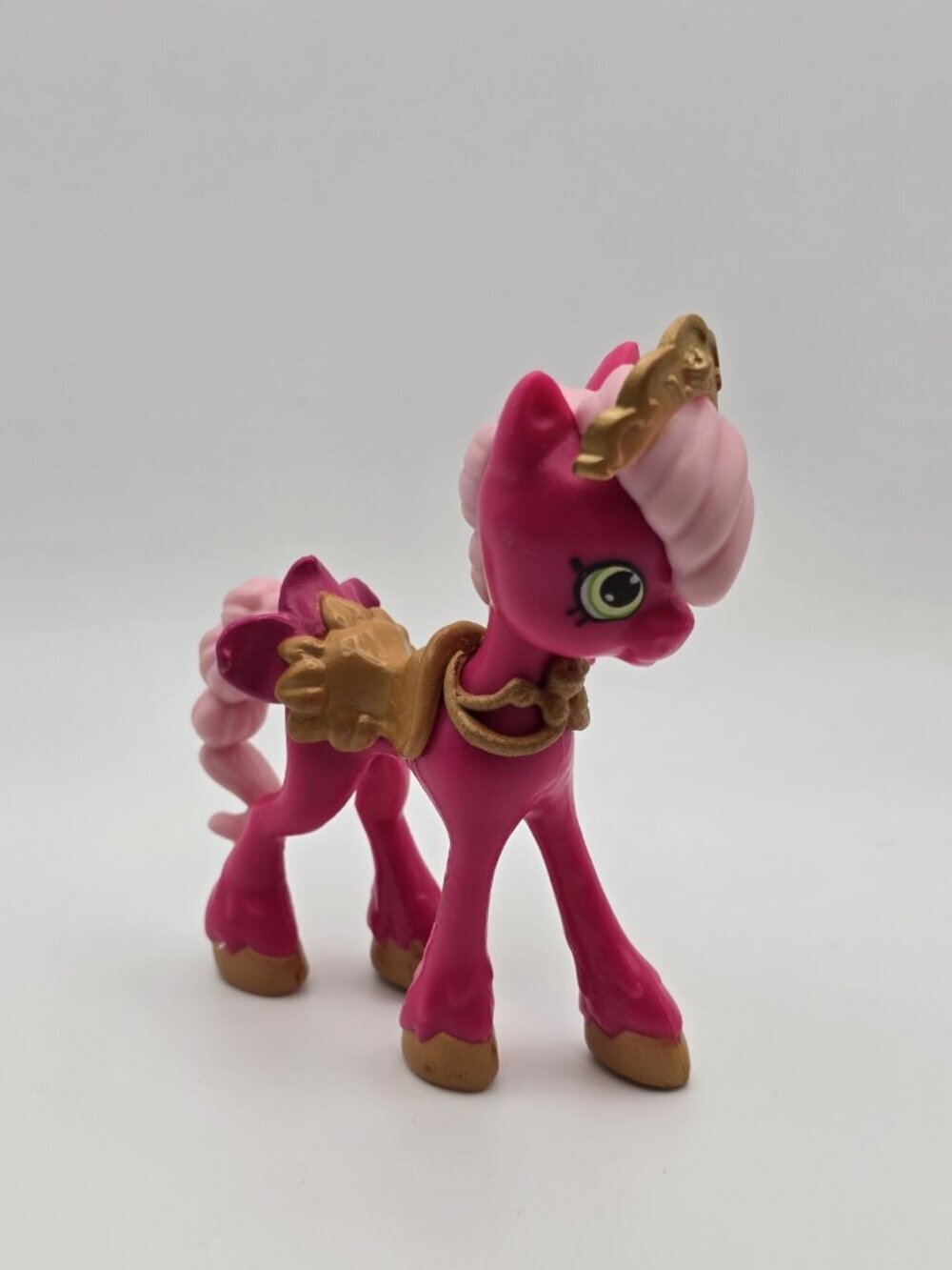 Happy Places Shopkins S4 Doll Royal Prancer Pony Figure